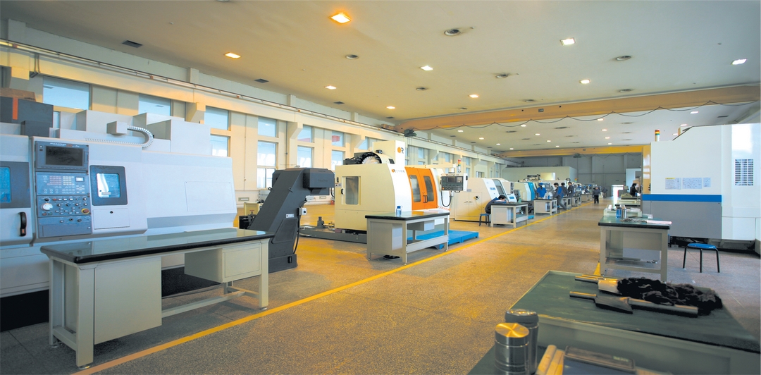 先進的數控機床車間